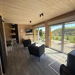 Male Formy - Drewniany W Gorach Z Balia Apartment *