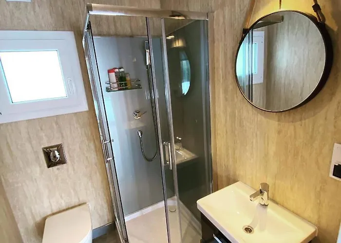 Male Formy - Drewniany W Gorach Z Balia Apartment *